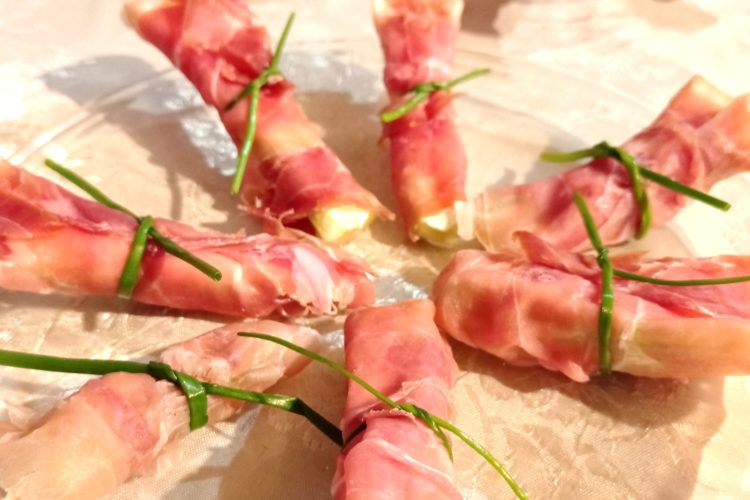 Selino me Philadelphia dhe crudo. Receta gatimi. Dieta mesdhetare.