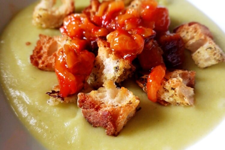 Krem patate me presh dhe speca. Receta gatimi. Dieta mesdhetare.